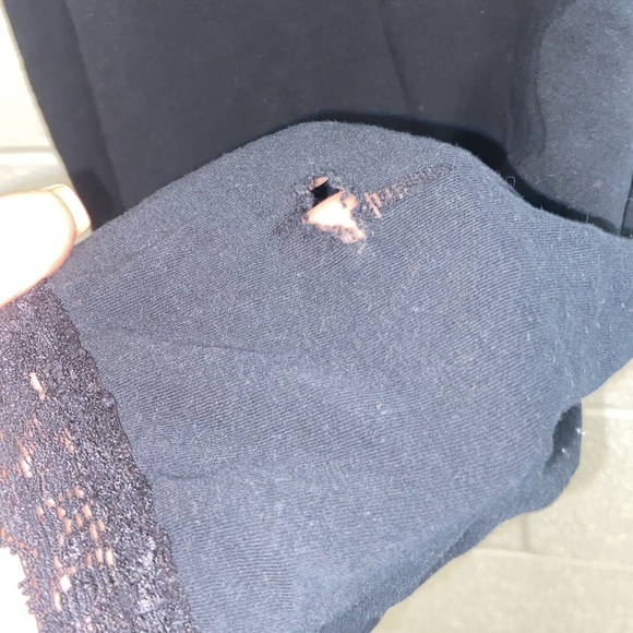 Tank top DISCLAIMER: there is a hole in last pic! - Picture 5 of 5